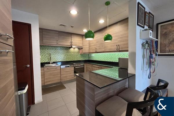 High Floor | Upgraded | Marina views